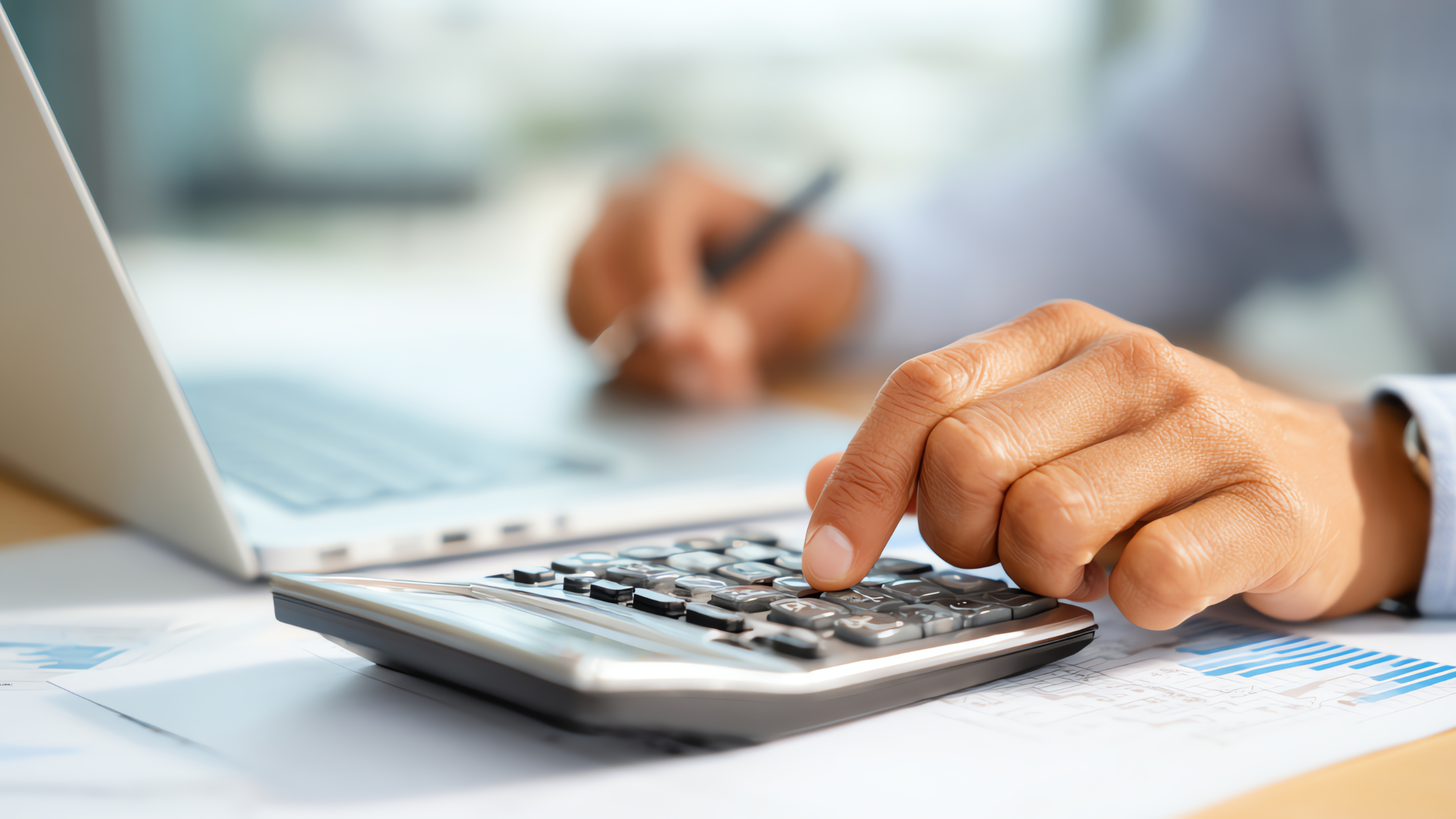 Habit Building for Expenses and Invoices: The Key to Long-Term Financial Clarity